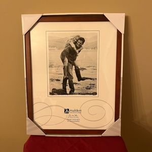 Malden 11x14 Frame